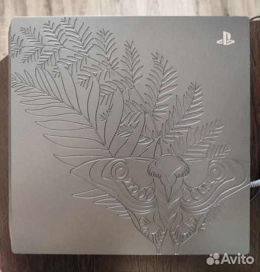 PlayStation 4 pro limited edition the last of us
