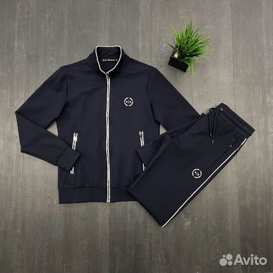 Спортивный костюм