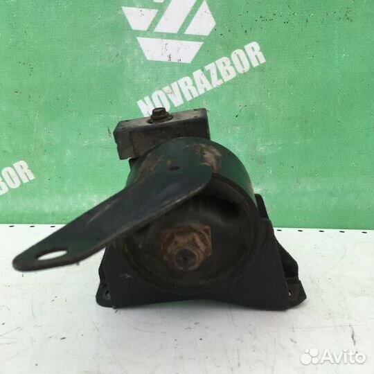 Опора двигателя правая Тойота Карина Е