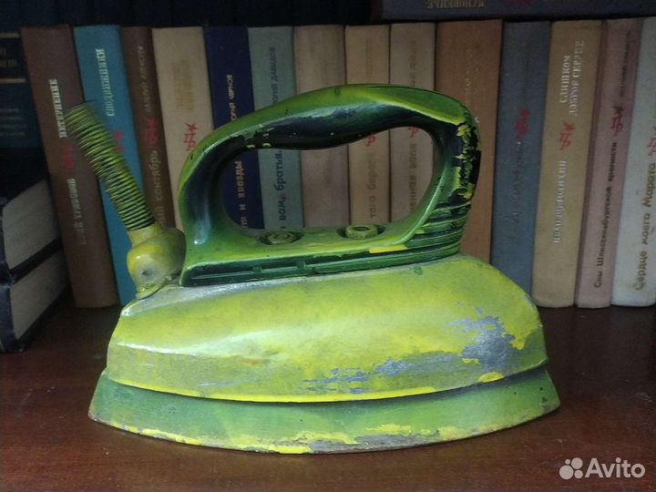 Утюг интерьерный
