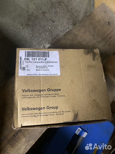 03L 121 011 P помпа