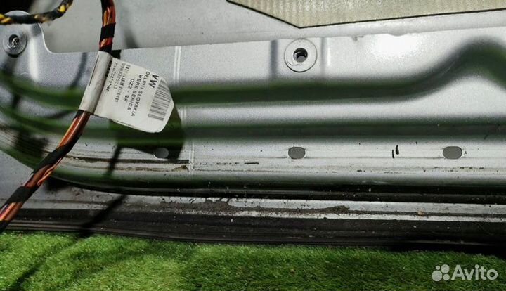 Дверь передняя правая Volkswagen Touareg 2006