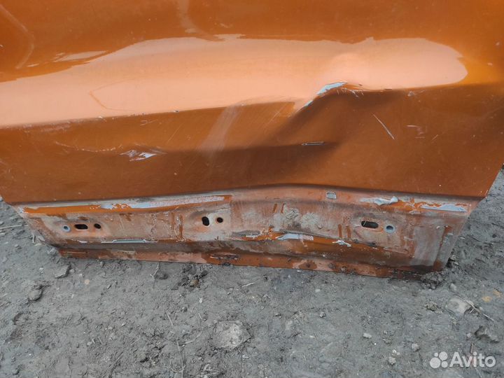 Левая задняя дверь от Audi Q3