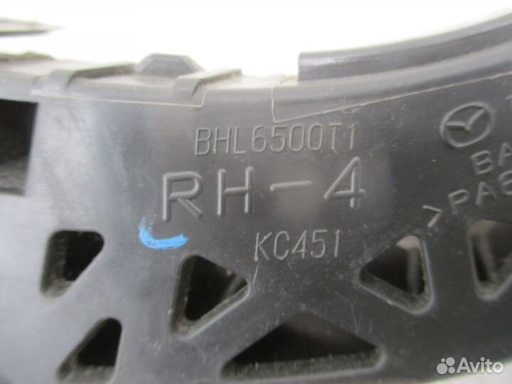 Кронштейн переднего бампера правый Mazda Mazda3