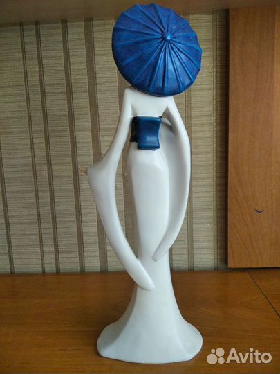 Статуэтка японка