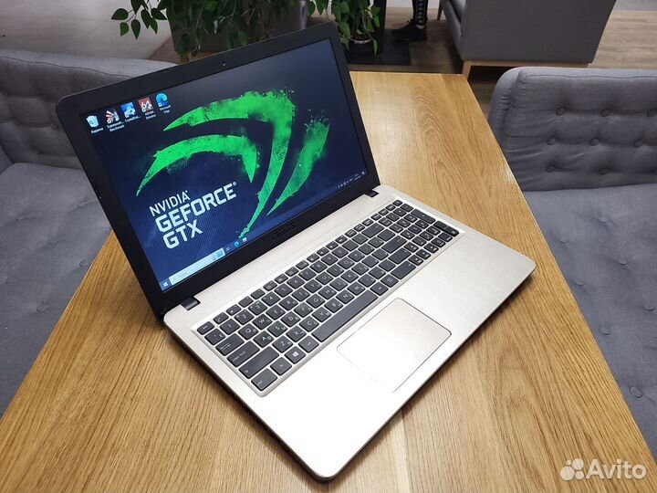 Игровой ноутбук Asus/ GeForce MX110/ 8 ram/ SSD