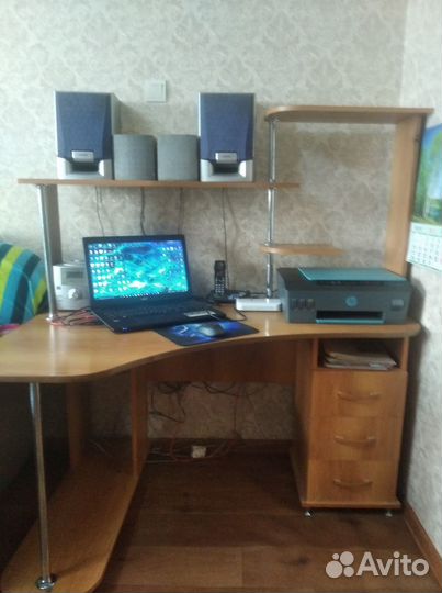 Продаю компьютерный стол б/у