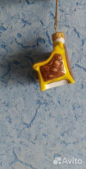 Фарфоровая игрушка диван