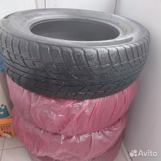 Kumho I'Zen RV Stud KC16 215/65 R16 98