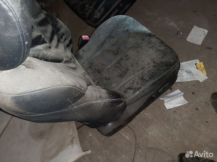 Погнутое Сиденье переднее правое Камри 40 3.5