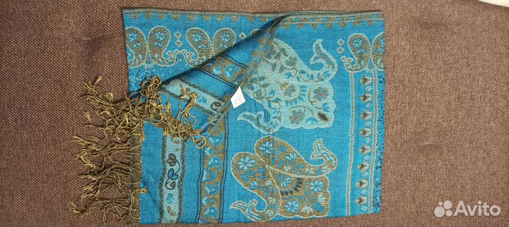 Шарфы и палантины новые