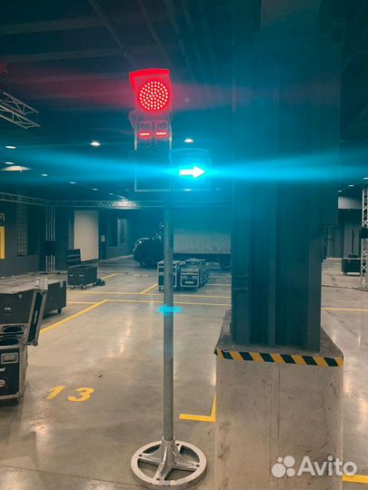 Светофор дорожный