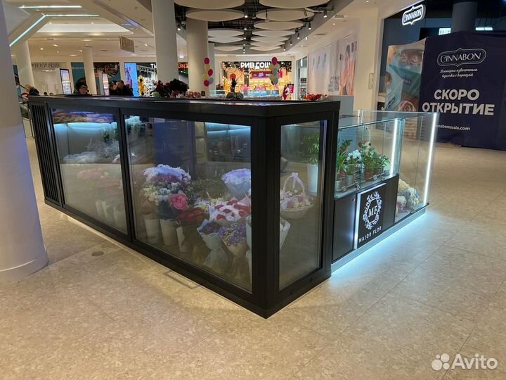 Прибыльный цветочный в торговом центре