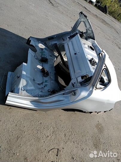 Задняя часть Renault Symbol 2