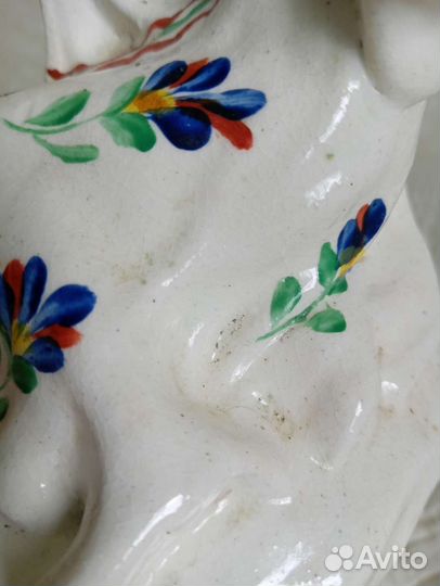 Статуэтка фаянс 