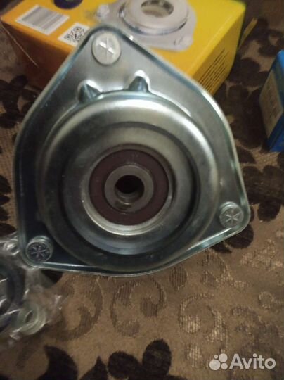 Опора верхняя передней стойки