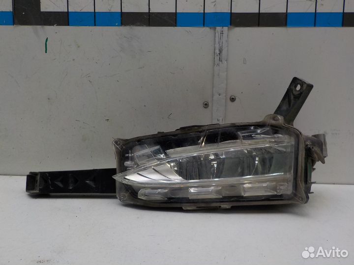 Б/У птф левая Lexus NX 2017- 8122078020 toyota