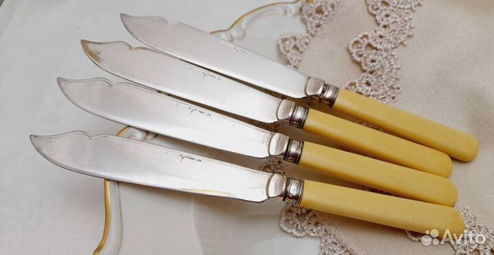 Четыре нржа.Посеребрение+пластик. Англия