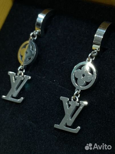 Серьги Louis Vuitton l