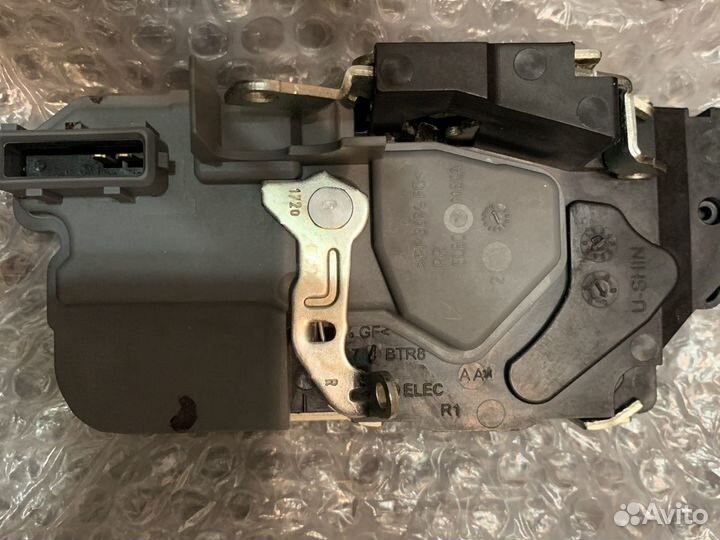 Замок задней правой двери электро на гранту 2017 г