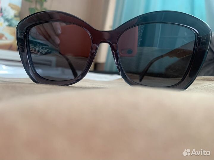 Солнцезащитные очки женские брендовые