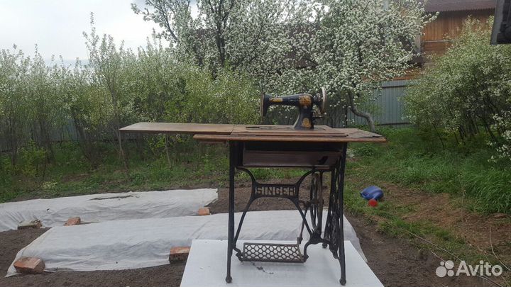 Швейная машина Singer