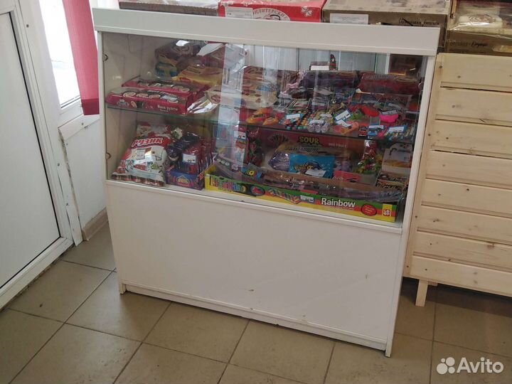 Стол витрина