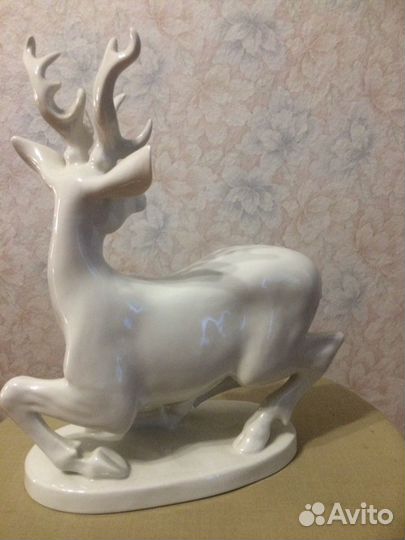 Фарфоровая статуэтка «олень», размер: 27/23/9