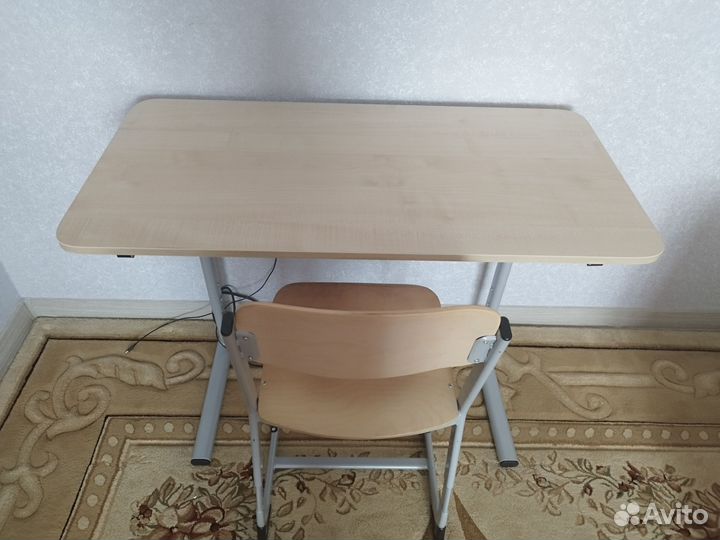 Растущая парта и стул