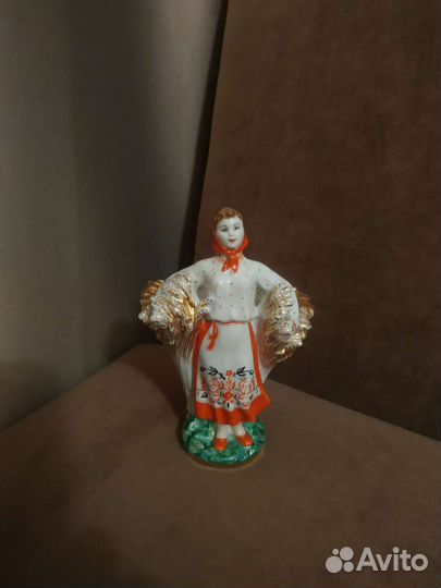 Статуэтка карандашница колхозница в снопах СССР