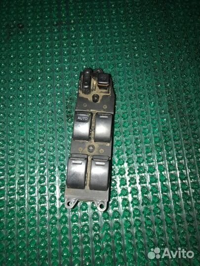 Блок управления стеклоподъемниками Toyota Camry