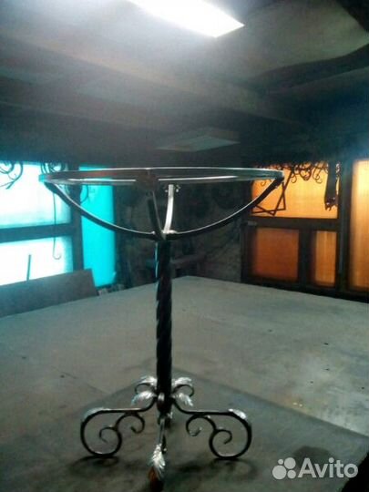 Ажурный столик