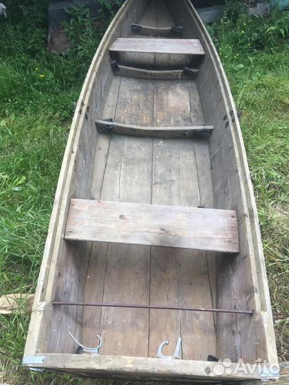 Деревянная лодка