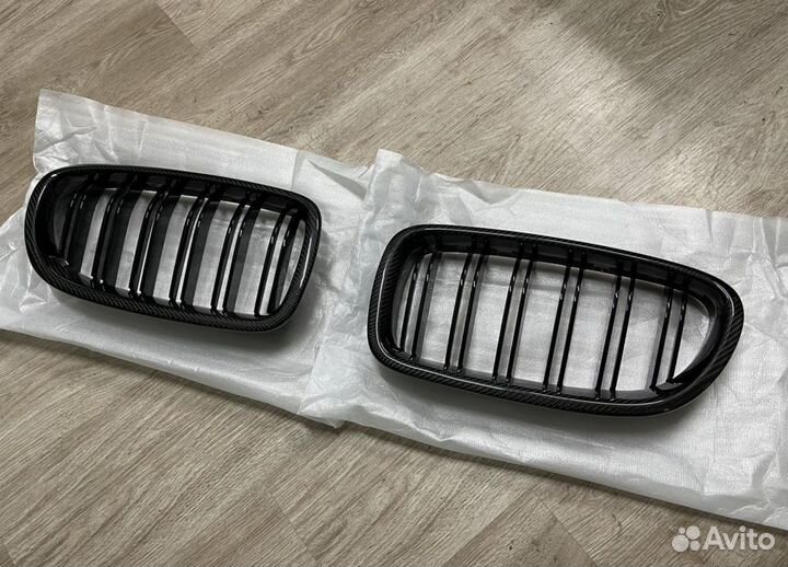 Решетка радиатора BMW F10 карбон