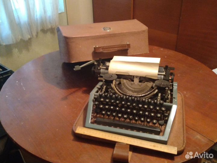 Пишущая машинка