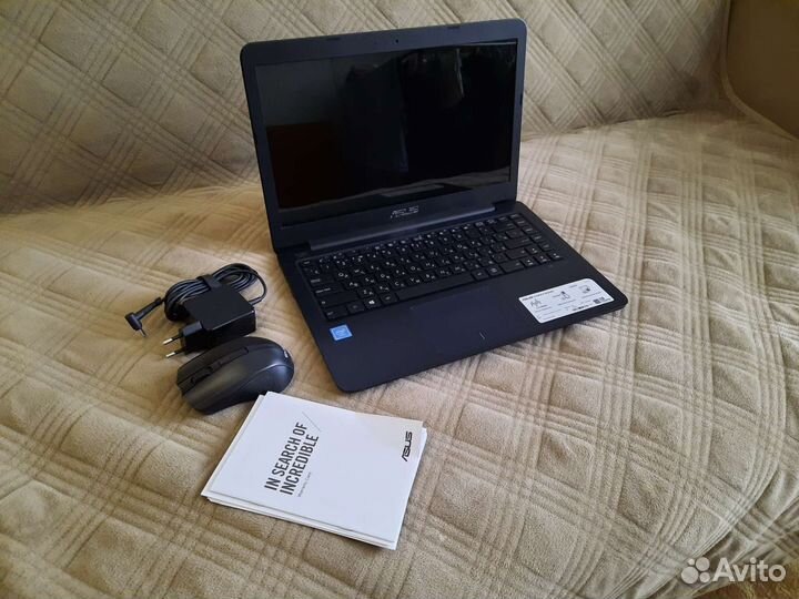 Ноутбук asus E402S