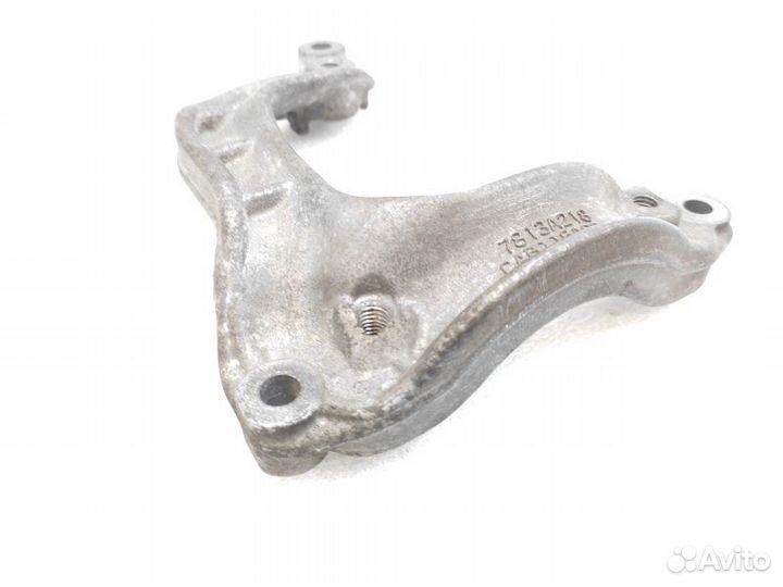 Кронштейн компрессора кондиционера Mitsubishi