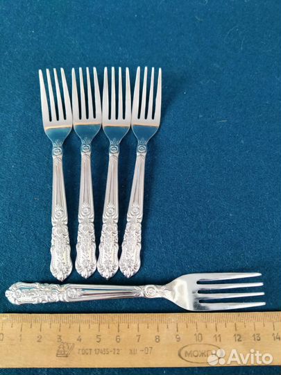 Набор десертных вилок