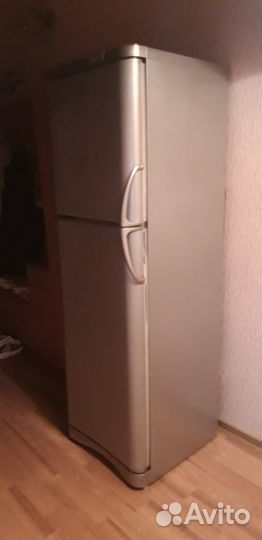 Продам холодильник рабочий бу Индезит