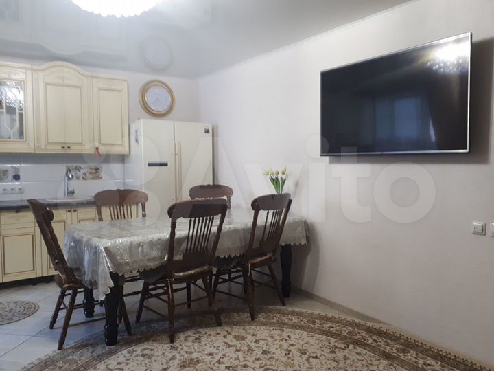 3-к. квартира, 85 м², 3/10 эт.