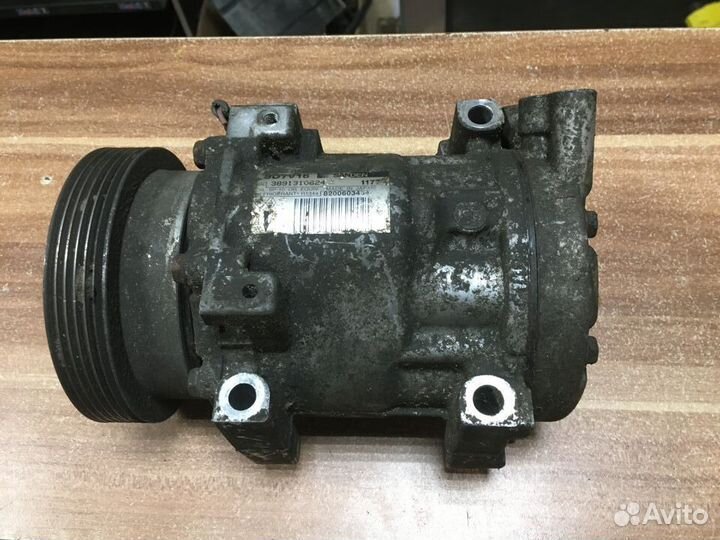 Компрессор кондиционера Renault Duster