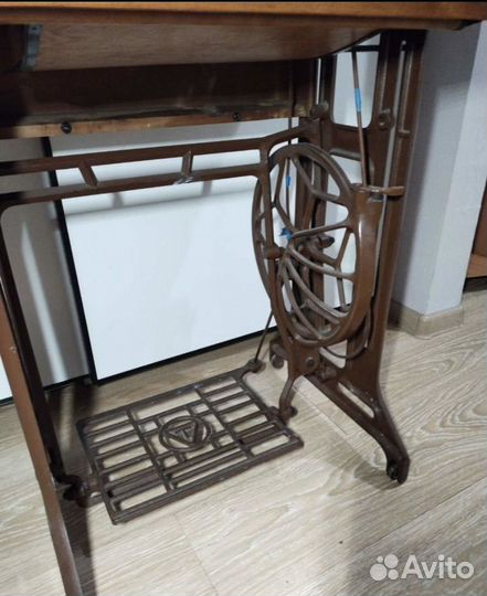 Швейная машина tikka