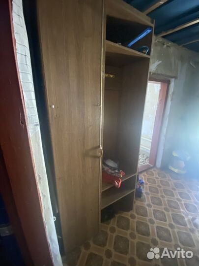 Двери и шкаф