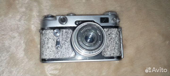 Плёночный фотоаппарат Зорький -6