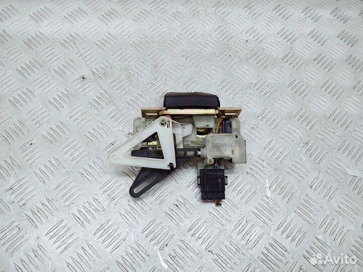 Замок крышки багажника Volvo XC70 2 рест. 2006