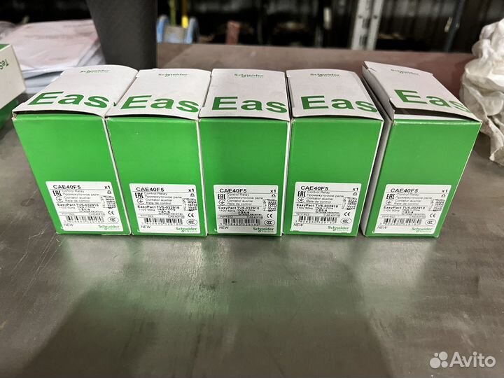 Контактор Schneider Electric CAE40F5