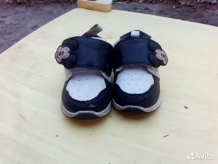 Кроссовки децкие