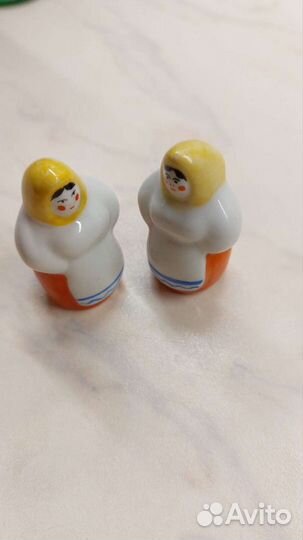 Фаpфорoвaя cтатуэтка Матрeшка