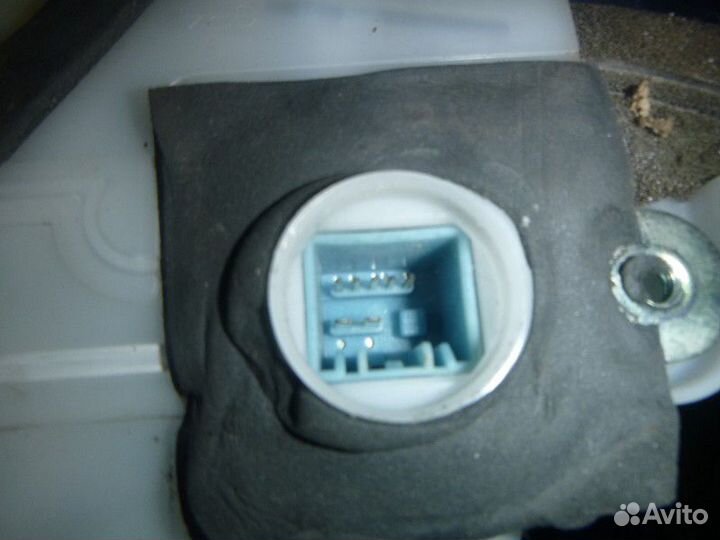 Замок двери задней правой honda pilot 2008-2015