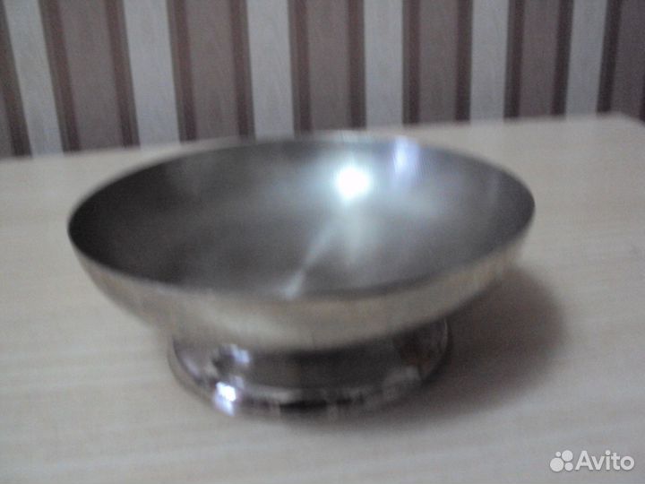 Вазочка(мороженица,варенница металл на ножке СССР